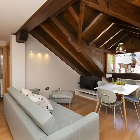 La Buhardilla De Menta By Bevalle Apartmán *